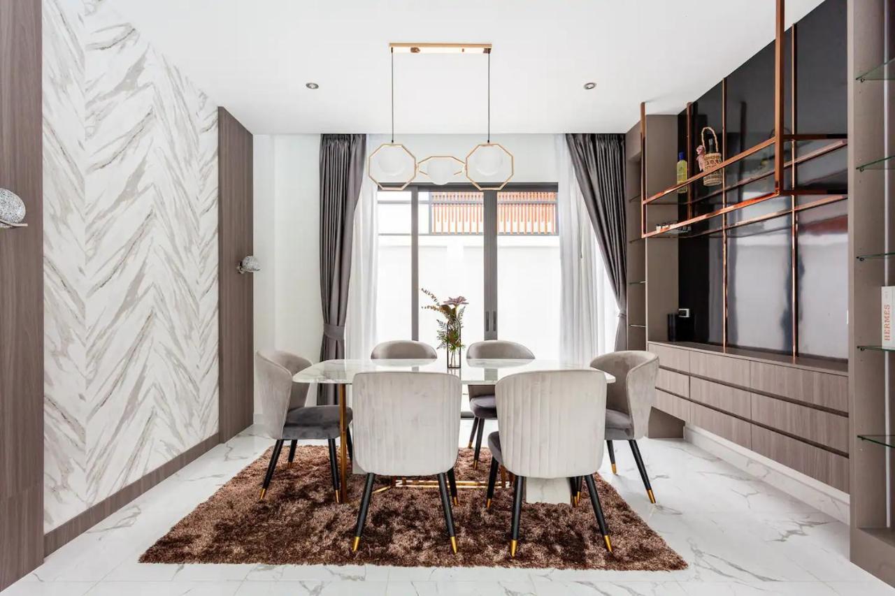 Vila Astro Deluxe 4 Bedrooms *