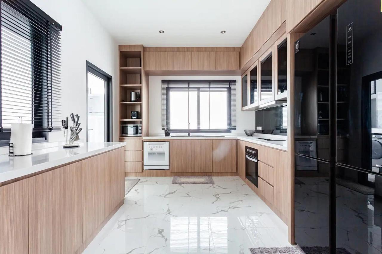 Vila Astro Deluxe 4 Bedrooms *