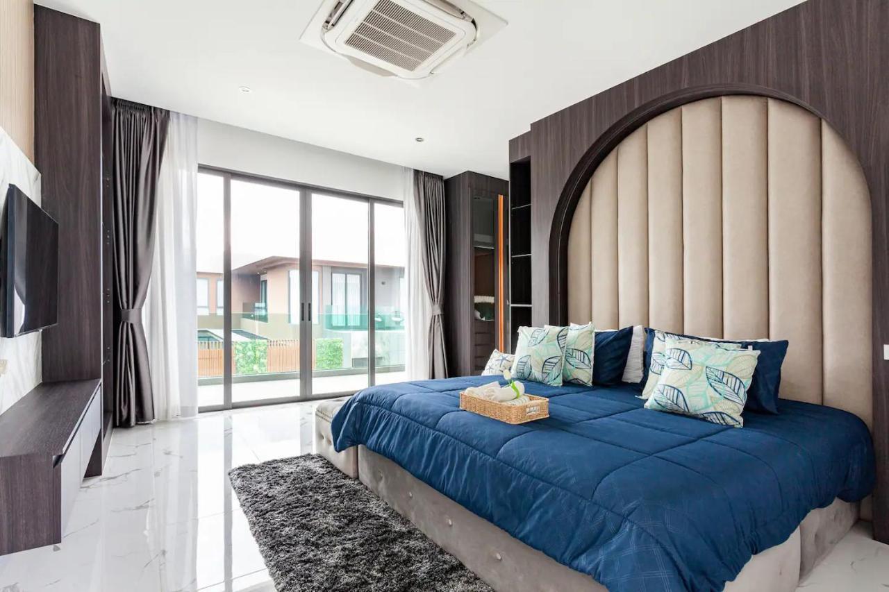 Astro Deluxe 4 Bedrooms Vila