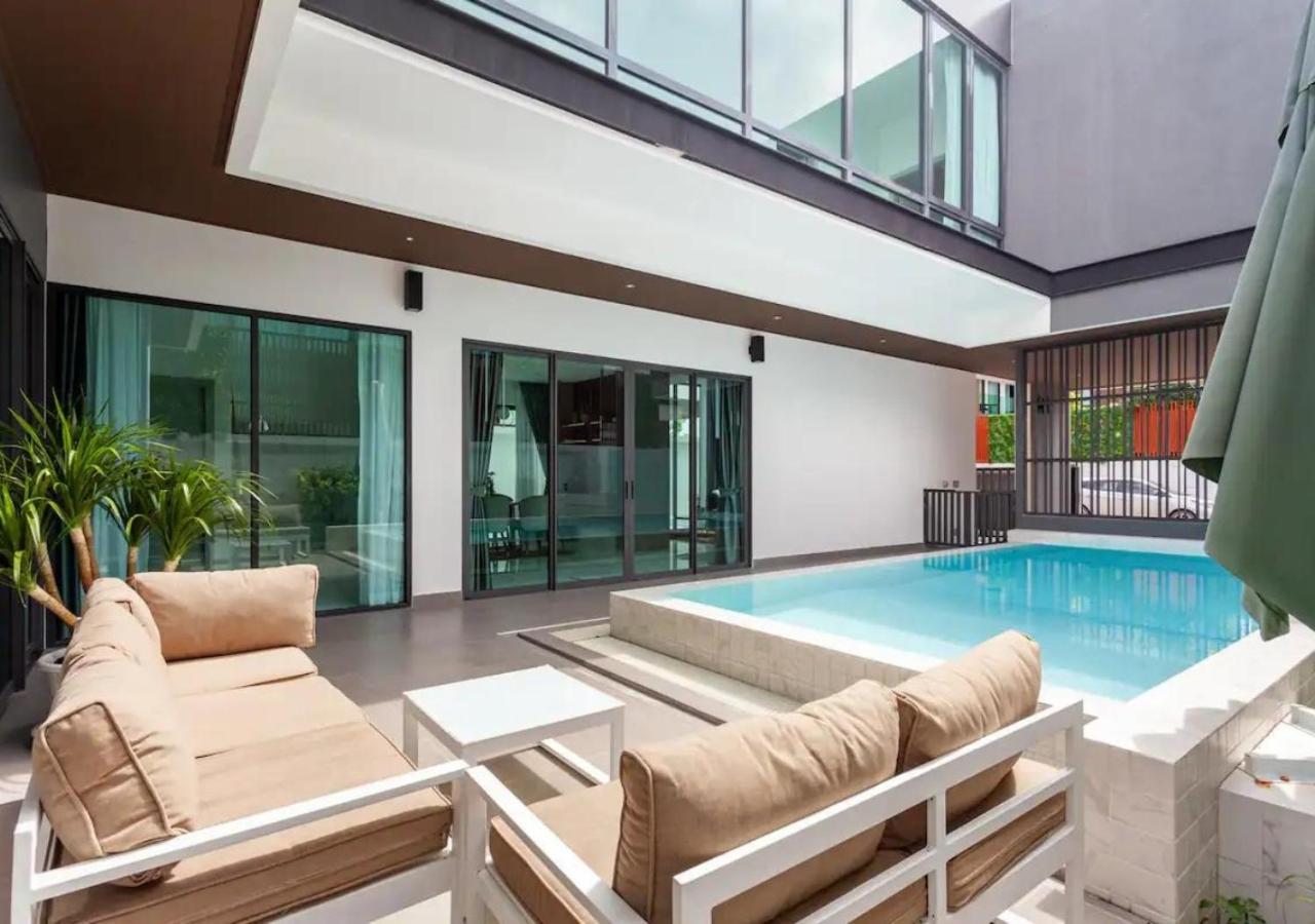 Astro Deluxe 4 Bedrooms Vila *
